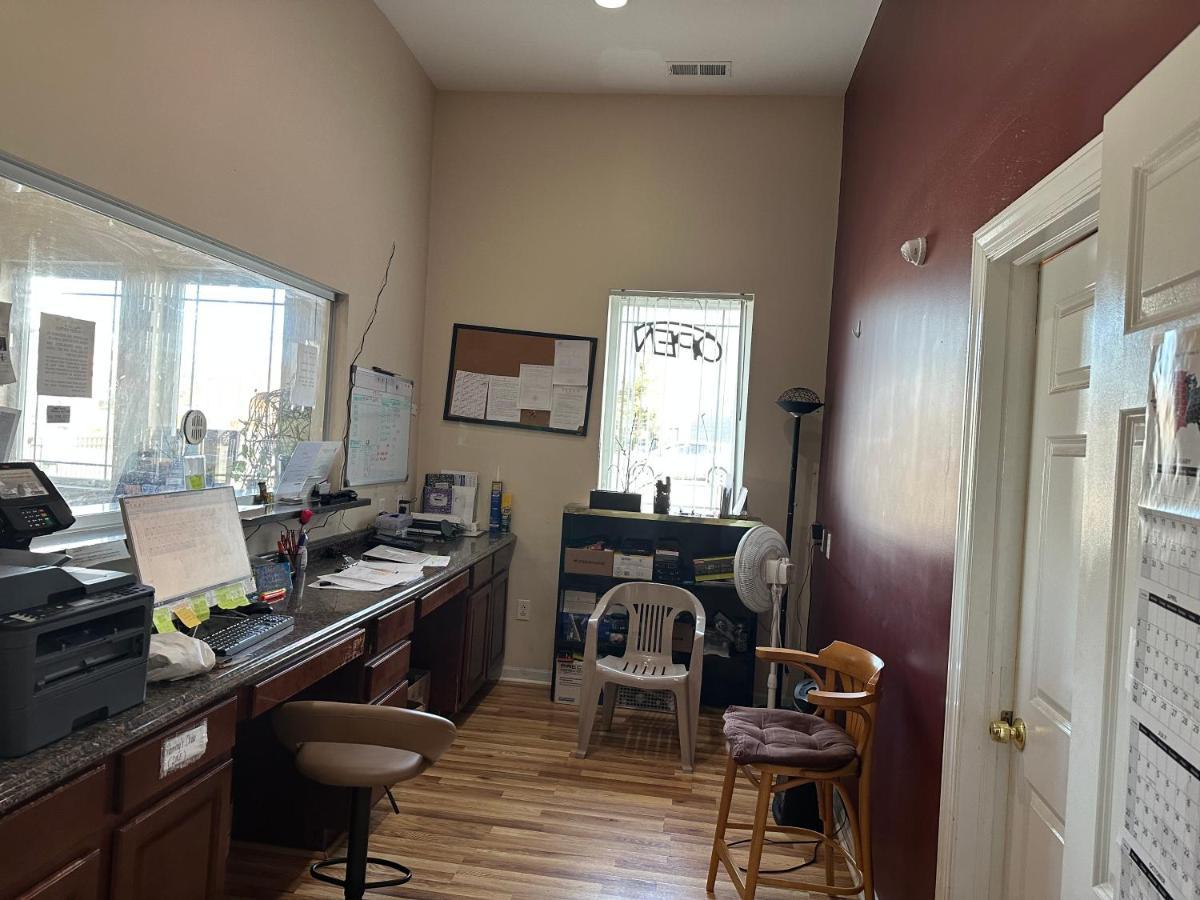 B'More Inn Motel Baltimore Bagian luar foto