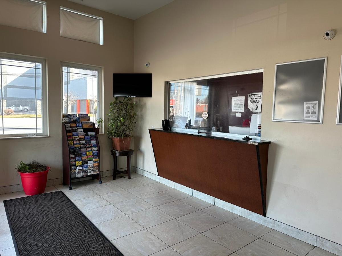 B'More Inn Motel Baltimore Bagian luar foto