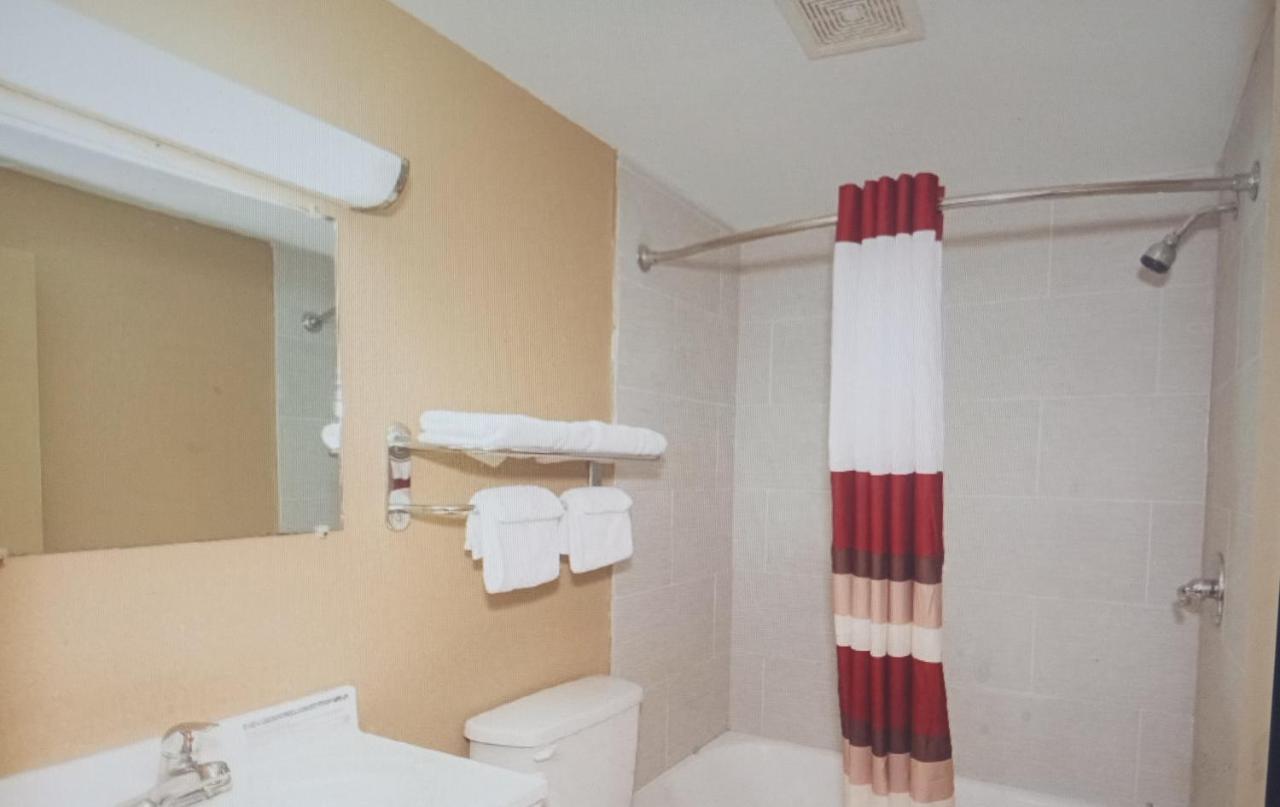 B'More Inn Motel Baltimore Bagian luar foto
